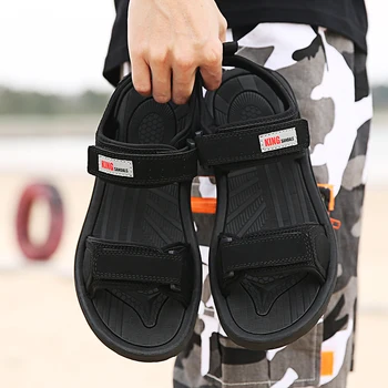 2021 Hombre Sandalias al aire libre Negro Zapatillas de deporte Cómodas Sandalias de Playa Zapatos de Hombre Casual Negro cierre de Gancho y BUCLE de la Luz de zapatos de Niños tamaño 36-46