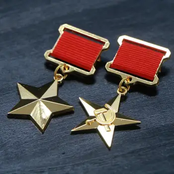 2pcs/lot chapado en Oro de Stalin Estrella de Oro Medalla de ruso de la II Guerra Mundial la URSS Soviética de Cinco estrellas de la Medalla de la mano de obra con Alfileres CCCP Insignia