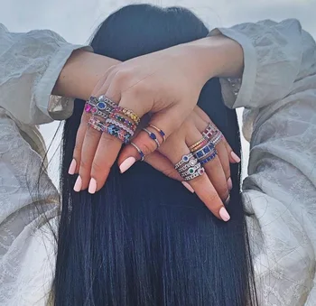De plata de color de arco iris cz anillo de compromiso de gran colorido cz banda de la eternidad de apilamiento de dedo completo anillos para las mujeres