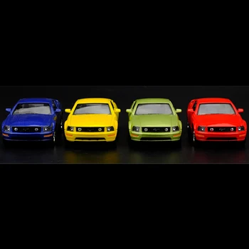 Kinsmart 1:38 2006 Mustang GT de Coches Deportivos de Aleación Fundido Modelo de Coche de Juguete Con Tirar de nuevo Para los Niños Regalos de Recogida de Juguetes