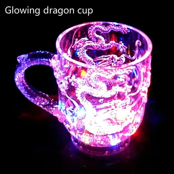 Luz creativa Taza, Añadir Agua A la Brillante LED Flash de la Copa Colorido de la Inducción de la Luz de la Copa de Regalo Nuevo Dragón Taza, Taza de Café de un Vaso de Vino
