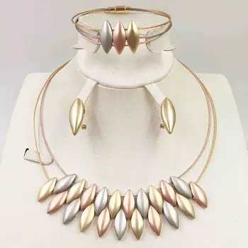 Mayorista de nuevo dubai del oro de la joyería de las mujeres collar de moda boutique sistema de la joyería de la boda collar de oro 24k de diseño de collar