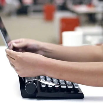 Máquina de escribir con Teclado Bluetooth Inalámbrico RGB Colorido de la luz de fondo Retro Mecánico de Teclado para el teléfono Móvil de la Tableta del ordenador Portátil GK99