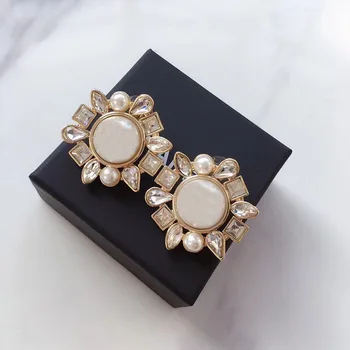 Nueva 2020 de diamante de imitación de la perla retro stud elegante de la joyería para las mujeres