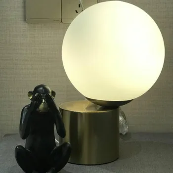 Nórdica moderna lámpara de mesa de luz de lujo de metal simple bola de cristal de la sala de la mesilla de estudio decorativa lámpara de escritorio, lámpara de mesa detectores