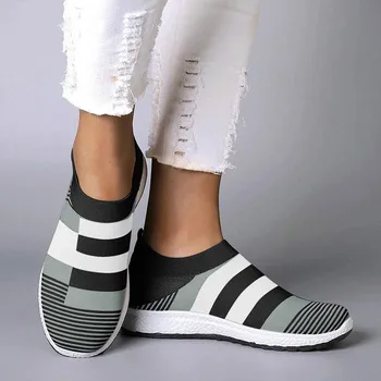 Plano Casual Zapatillas de deporte Zapatos de las Mujeres 2021 Marca Slip-on de Malla Transpirable Calcetín de Mujer Zapatos Mocasines Blancos Zapatos de Mujer Estilo coreano Plana