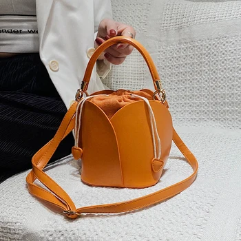 Verano pequeño bolso de las mujeres del bolso de 2020 tendencia de la moda instagram cruzada cuerpo bolsa de la web de la celebridad portátil bolsa de balde